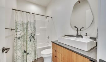 160 Park Pl, Arnolds Park, IA 51331