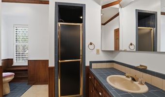 8204 Brownsville Ln, Bethany, OK 73008