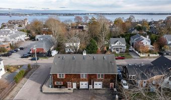 14 Clinton Ave 3, Jamestown, RI 02835