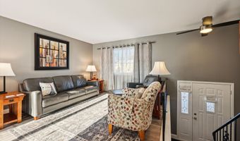 712 Garnet Dr, Ames, IA 50010