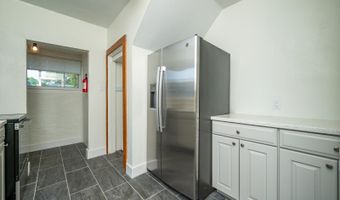 822 7th St, Ames, IA 50010