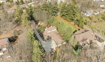853 Fairway Dr, Alliance, OH 44601