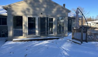 210 21st St, Ames, IA 50010