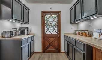 4004 N Thompkins Ave, Bethany, OK 73008