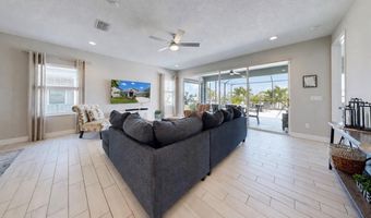 6364 ROADSTEAD Ct, Apollo Beach, FL 33572