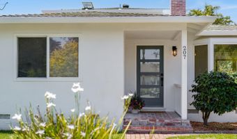 207 Kingsbury Dr, Aptos, CA 95003