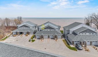 2614 LAKE St, Algoma, WI 54201