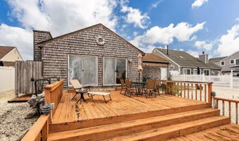 66 Wind Jammer Ct, Bayville, NJ 08721