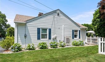 70 Baldwin Orchard Dr, Cranston, RI 02920