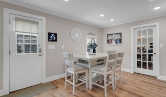 324 E End Ave, Belford, NJ 07718