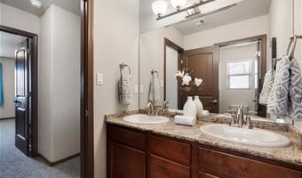8700 Desert Finch Ln, Albuquerque, NM 87122