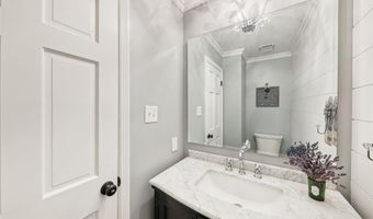 302 Fox Hollow Woods Dr, Ballwin, MO 63021