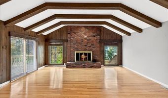 501 Nottingham Dr, Ballwin, MO 63011