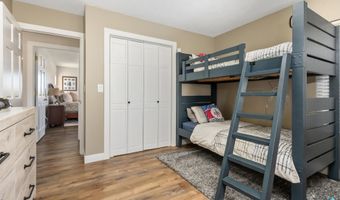 8409 Sunset Cir, Brandon, SD 57005