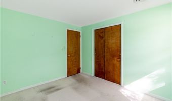 24 Glenbourne Ct, Amherst, NY 14221