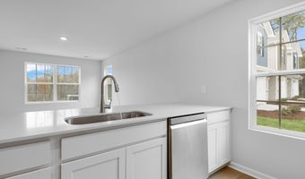 1062 C Dominy Ct, Camden, SC 29020