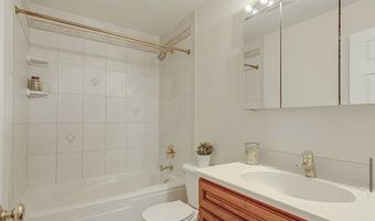 317 E VALLEY Ln, Arlington Heights, IL 60004