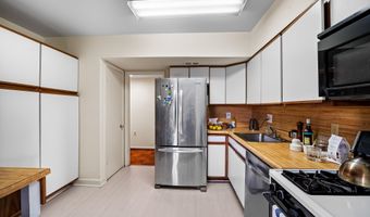 103 CROSS KEYS Rd R103d2, Baltimore, MD 21210