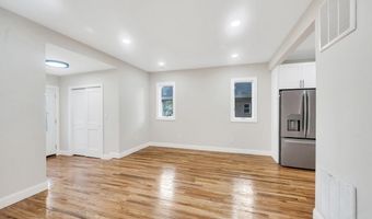 17 Banbury Ct, Amityville, NY 11701