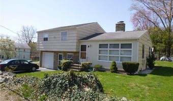 2 Cobble Hill Rd, Lincoln, RI 02865