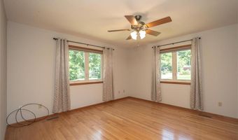 918 King St, Baldwin City, KS 66006