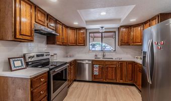 1212 PARKLAND Dr, Aztec, NM 87410