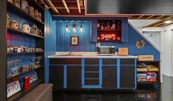 830 Redeemer Ave, Ann Arbor, MI 48103