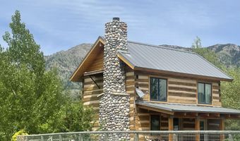 201 BLUE LAKE Cir, Alpine, WY 83128