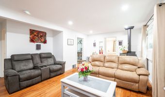 116 Chestnut Ridge Rd, Bethel, CT 06801
