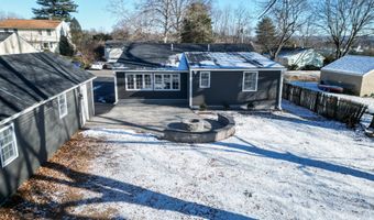 22 Shelley St, Cromwell, CT 06416