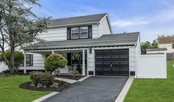 15 Inglewood Ln, Aberdeen, NJ 07747