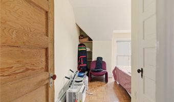 51 Warner St, Newport, RI 02840