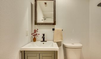 407 N DUBOIS Rd, Ariel, WA 98603
