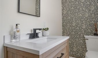 5 Indigo Rd, Barrington, RI 02806