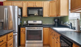 7 Woodlawn Rd, Raymond, NH 03077
