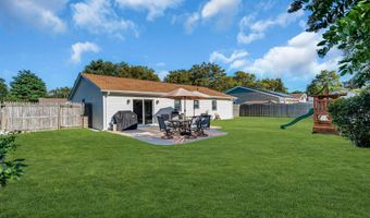 6 Roxbury Dr, Barnegat, NJ 08005