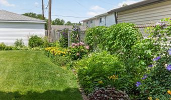 89 S Clarendon Ave, Addison, IL 60101