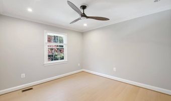 7322 Greentree Rd, Bethesda, MD 20817