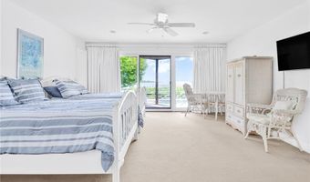 275 Boston Neck Rd, Narragansett, RI 02882