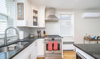 118 W 46TH St, Bayonne, NJ 07002