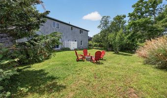 8 SOUTHWEST Rd, Narragansett, RI 02882