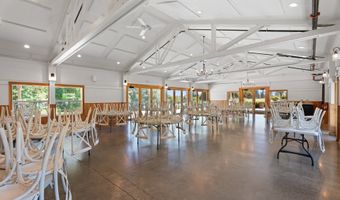 21338 OAK Ln, Aurora, OR 97002