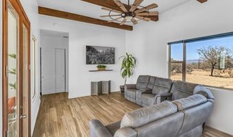 135 W Hawk Way, Amado, AZ 85645