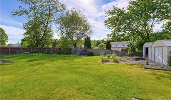 50 Brookdale Ave, Cranston, RI 02921