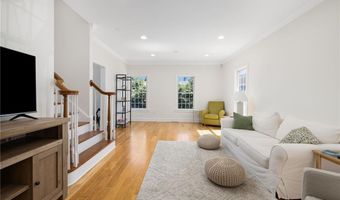 42 Camden Rd, Narragansett, RI 02882