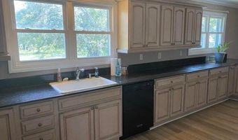 900 Sea Cove St, Pascagoula, MS 39581
