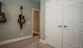 65 Overlook Dr, Hull, GA 30646