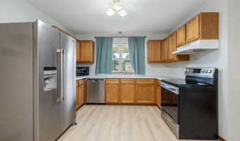6025 RANDAL Ln, Caledonia, WI 53402