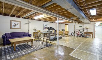 572 Trego Cir, Ann Arbor, MI 48103