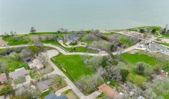 11 Peninsula Ct, Heath, TX 75032